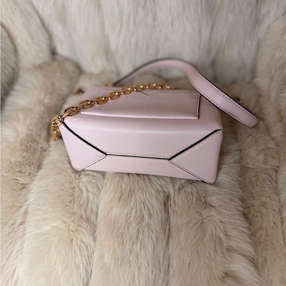 Light Pink Crossbody Bag with Gold Chain - Picture 3 of 5